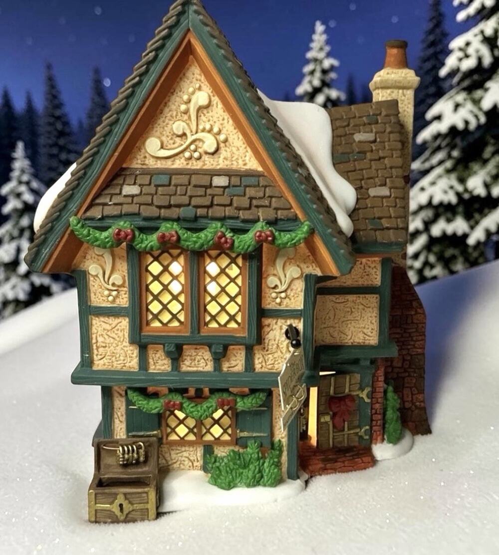 Vintage 1999 Dept 56 Dickens Village The Spider Box Locks #58448 Locksmith EUC